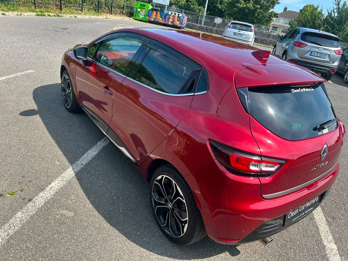 Renault Clio Hatchback, Petrol, 2018, Red