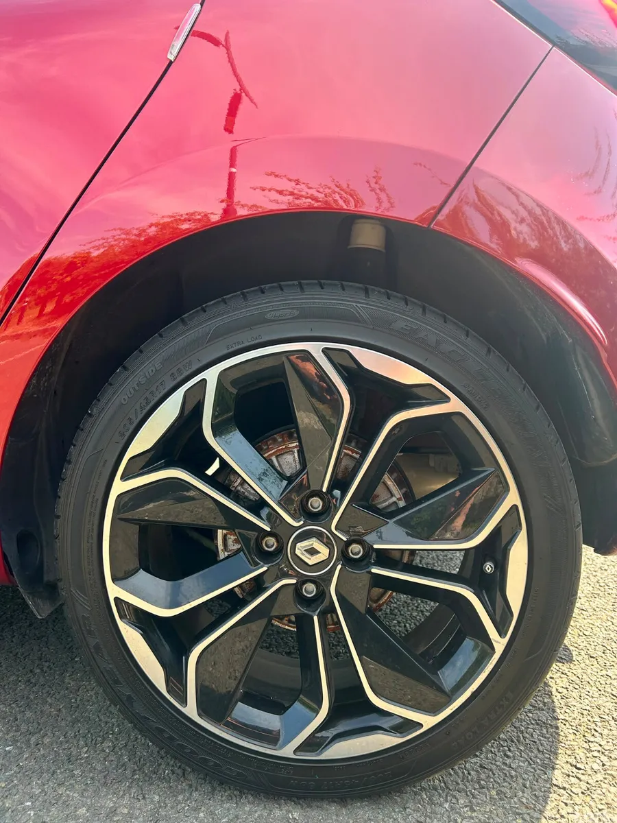 Renault Clio Hatchback, Petrol, 2018, Red