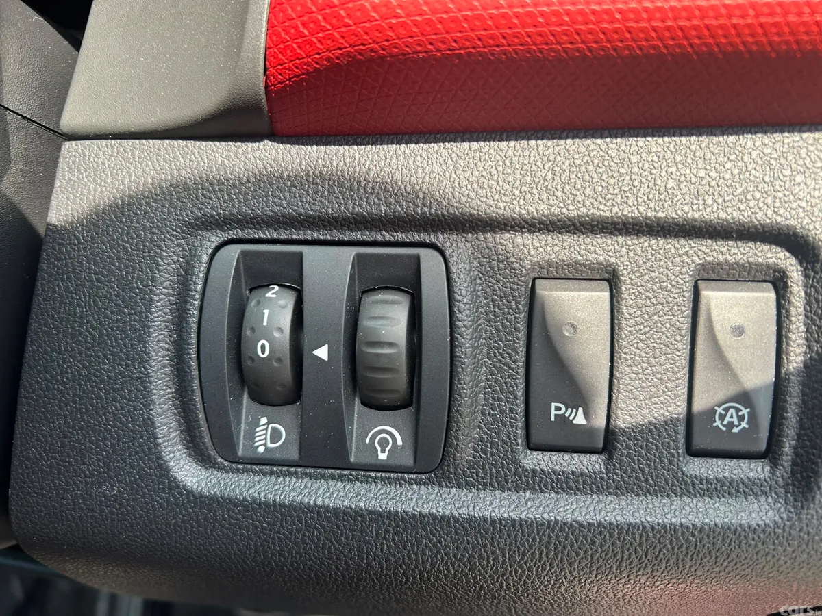 Renault Clio Hatchback, Petrol, 2018, Red
