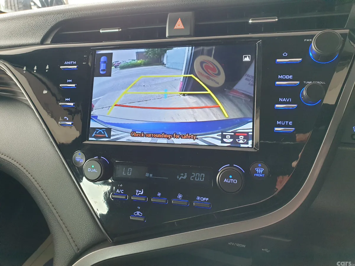 Toyota Camry Saloon, Petrol Hybrid, 2021, Blue