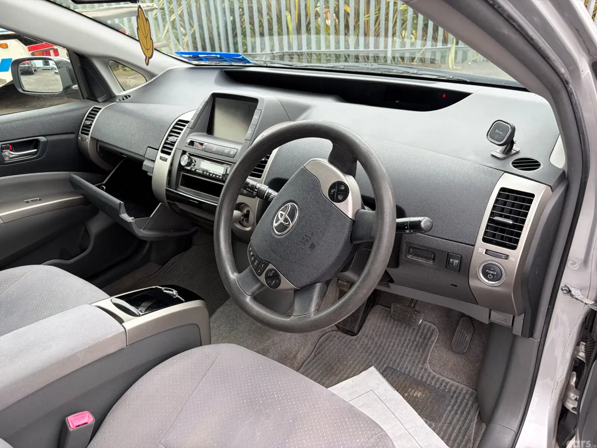 Toyota Prius Hatchback, Petrol Hybrid, 2012, Silver