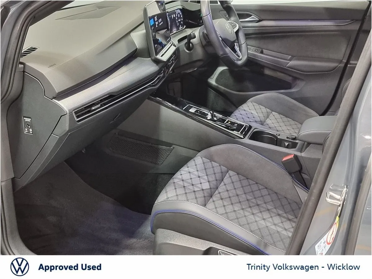 Volkswagen Golf Estate, Petrol, 2025, Grey