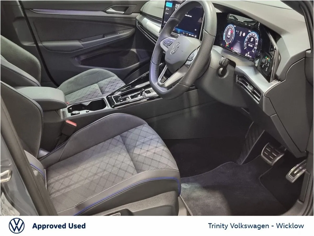 Volkswagen Golf Estate, Petrol, 2025, Grey