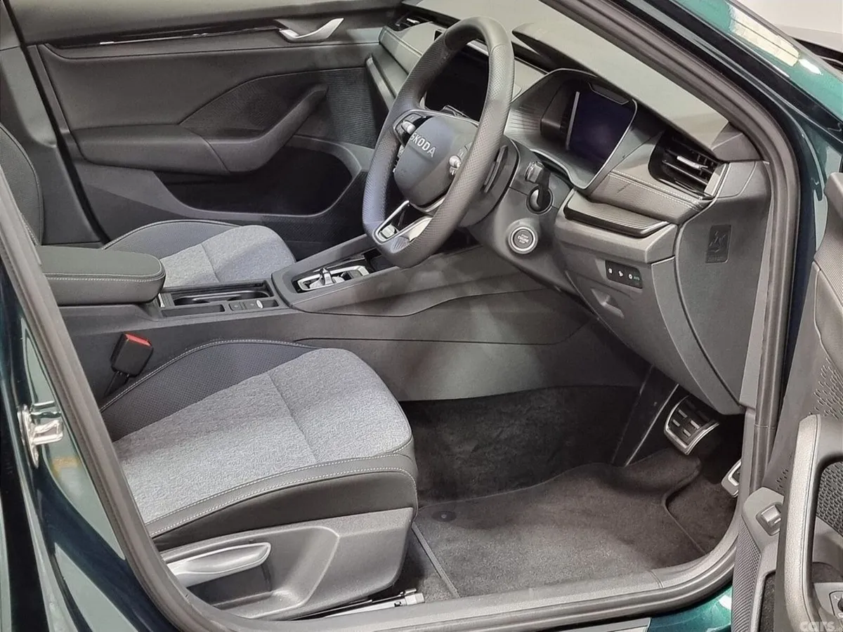 Skoda Octavia Saloon, Diesel, 2027, Green