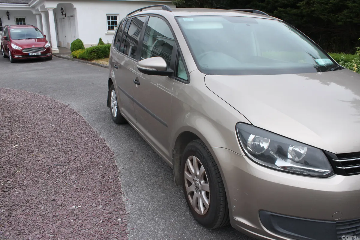 Volkswagen Touran MPV, Diesel, 2013, Brown