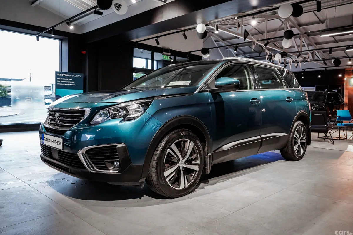 Peugeot 5008 MPV, Diesel, 2019, Green
