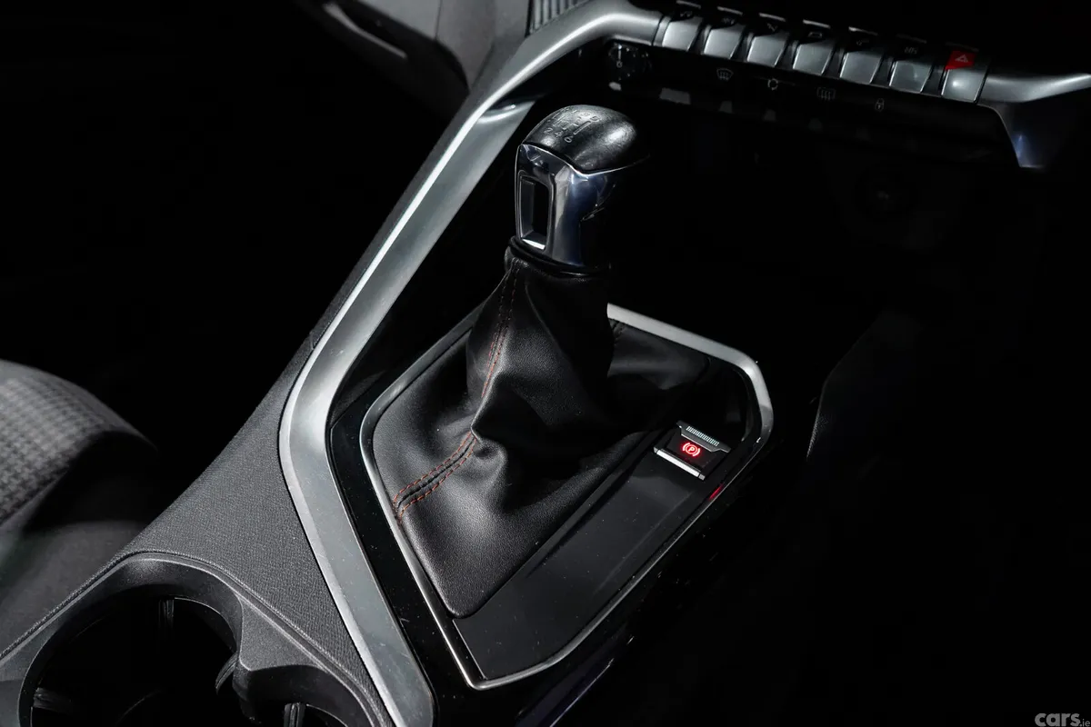 Peugeot 5008 MPV, Diesel, 2019, Green