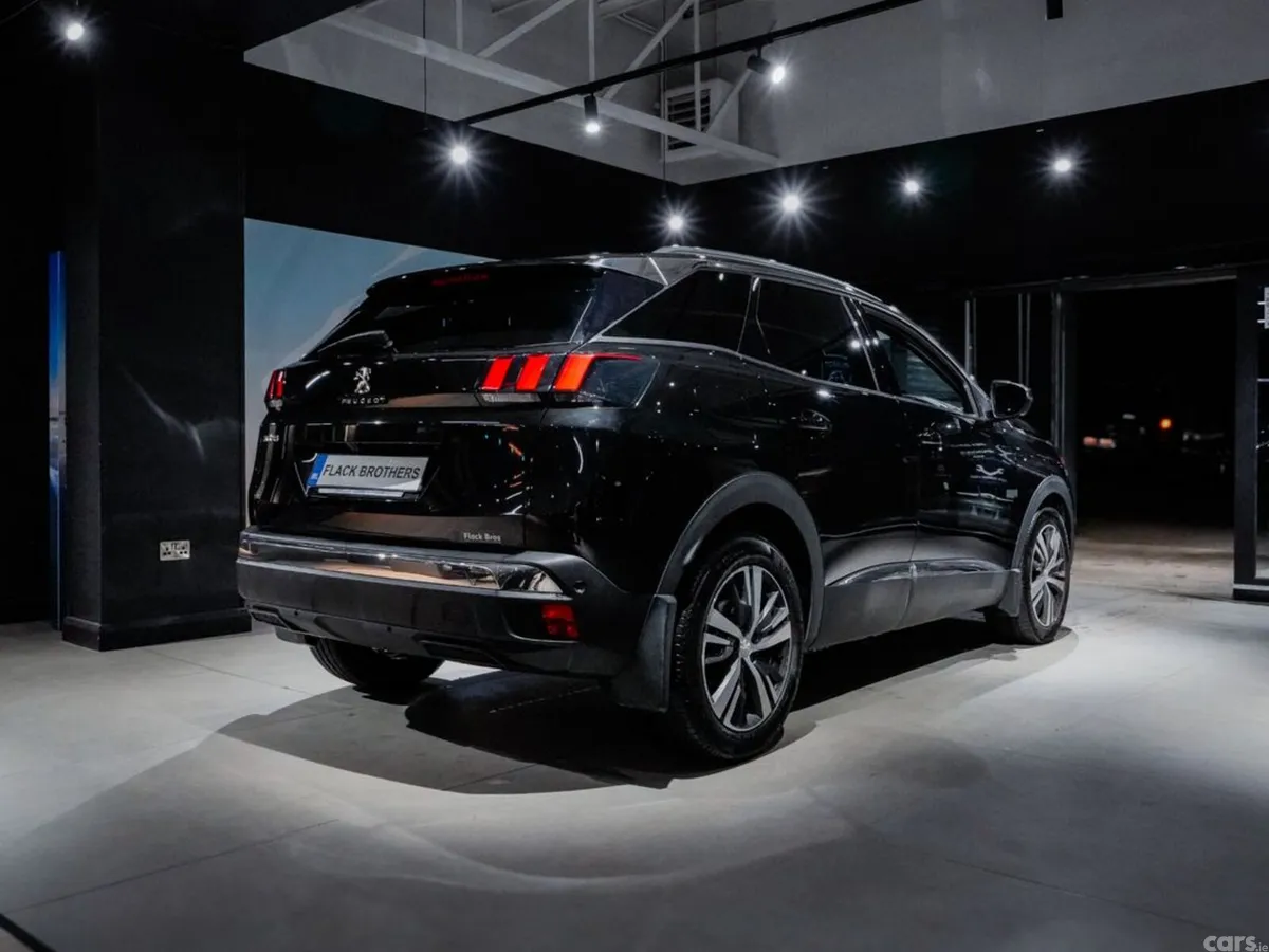 Peugeot 3008 MPV, Diesel, 2023, Black