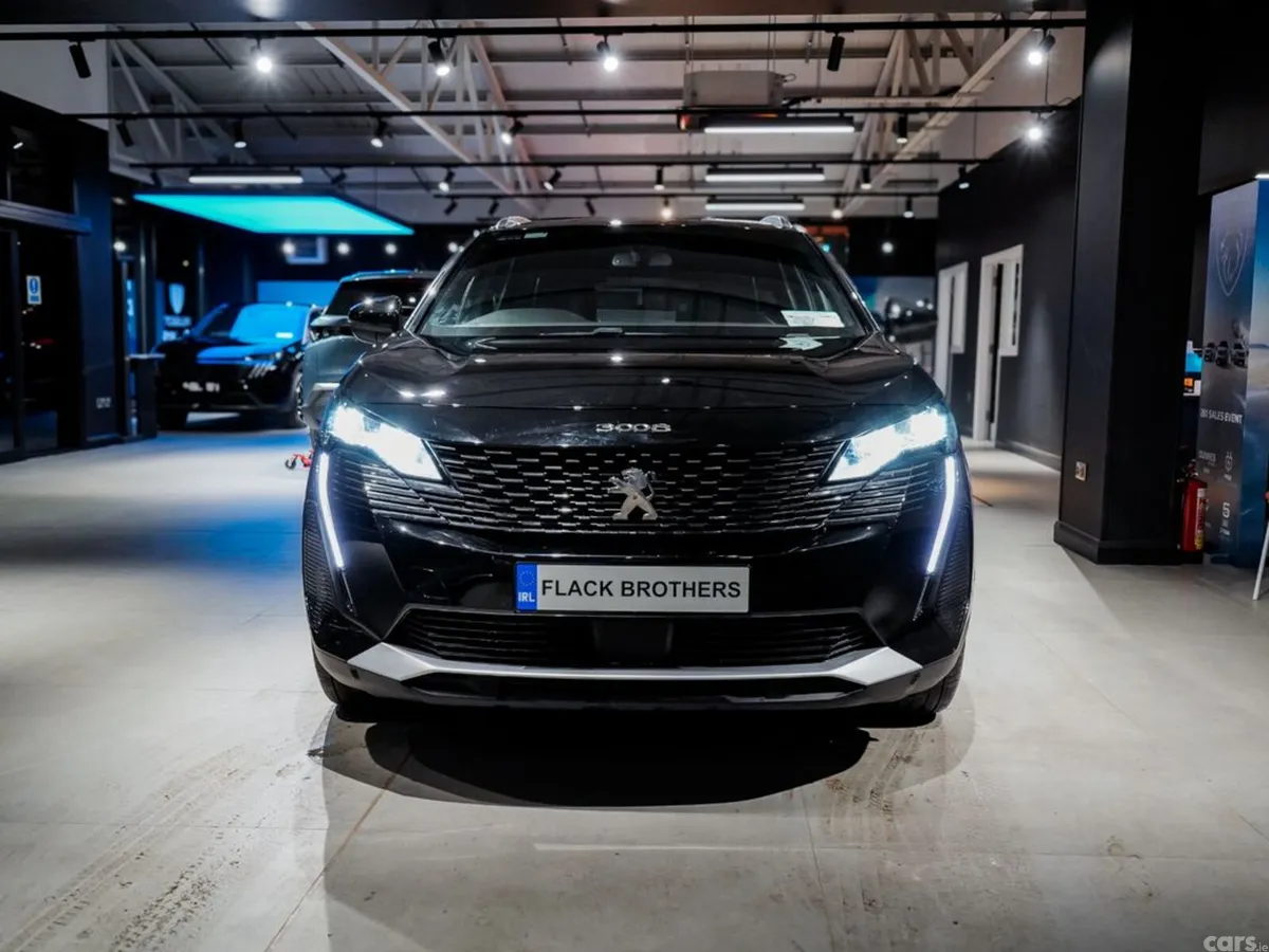 Peugeot 3008 MPV, Diesel, 2023, Black