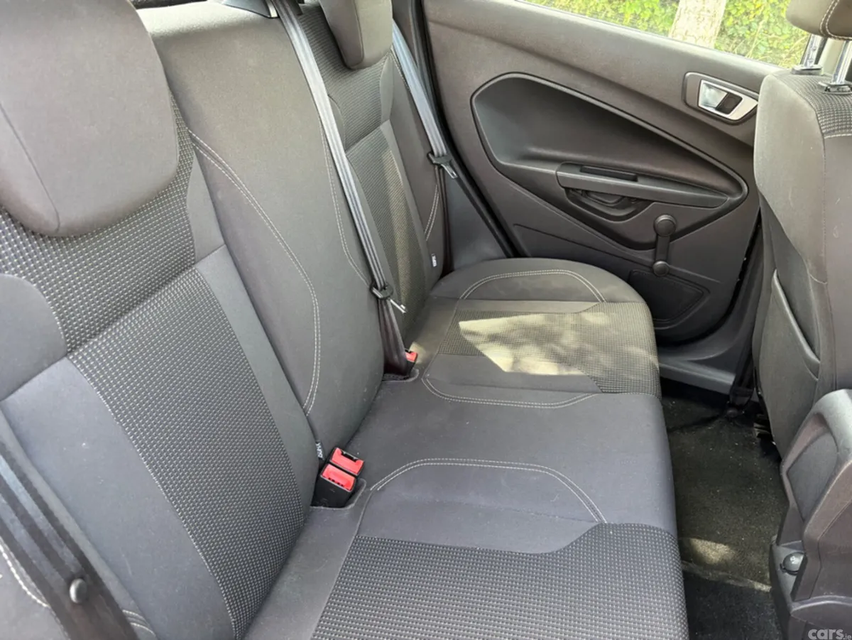 Ford Fiesta Hatchback, Petrol, 2015, Black