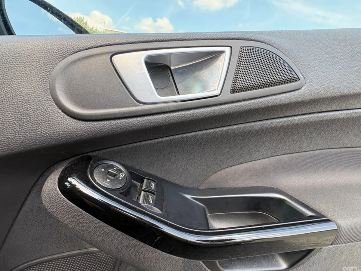 Ford Fiesta Hatchback, Petrol, 2015, Black