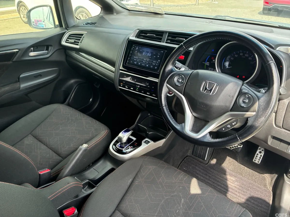Honda Fit Hatchback, Petrol Hybrid, 2016, White
