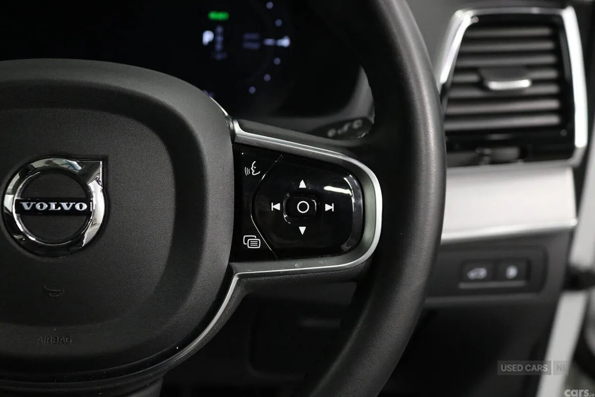 Volvo XC90 SUV, Petrol Hybrid, 2024, White