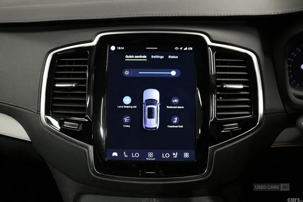 Volvo XC90 SUV, Petrol Hybrid, 2024, White