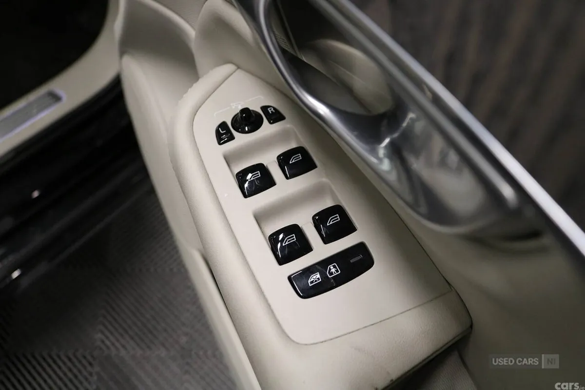 Volvo XC90 SUV, Diesel Hybrid, 2023, Black