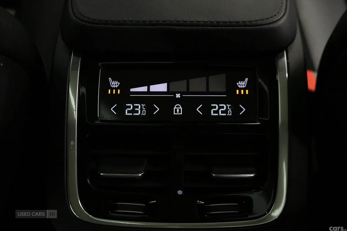 Volvo XC90 SUV, Petrol Hybrid, 2024, White