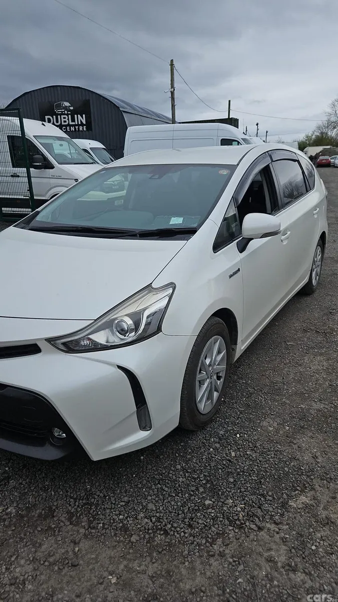 Toyota Prius MPV, Petrol Hybrid, 2015, White