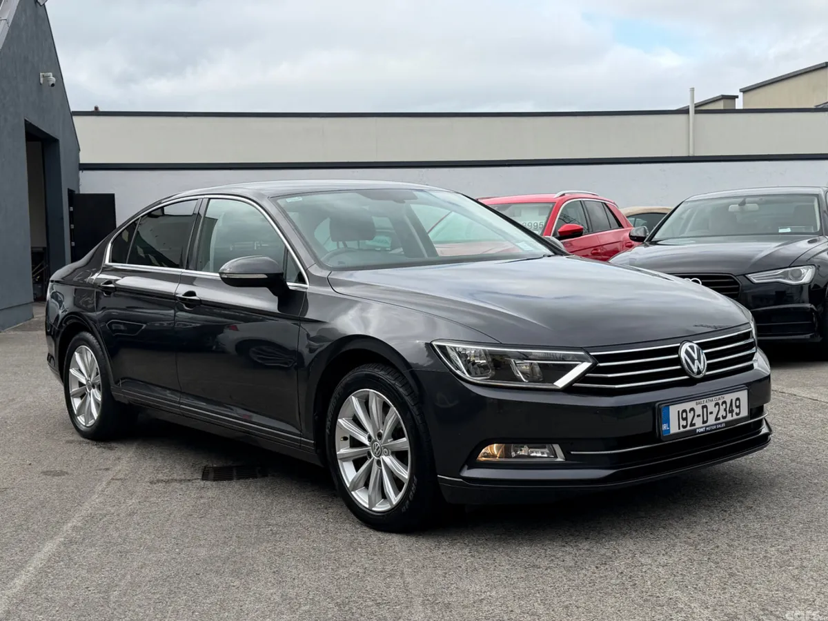 Volkswagen Passat Saloon, Diesel, 2019, Grey