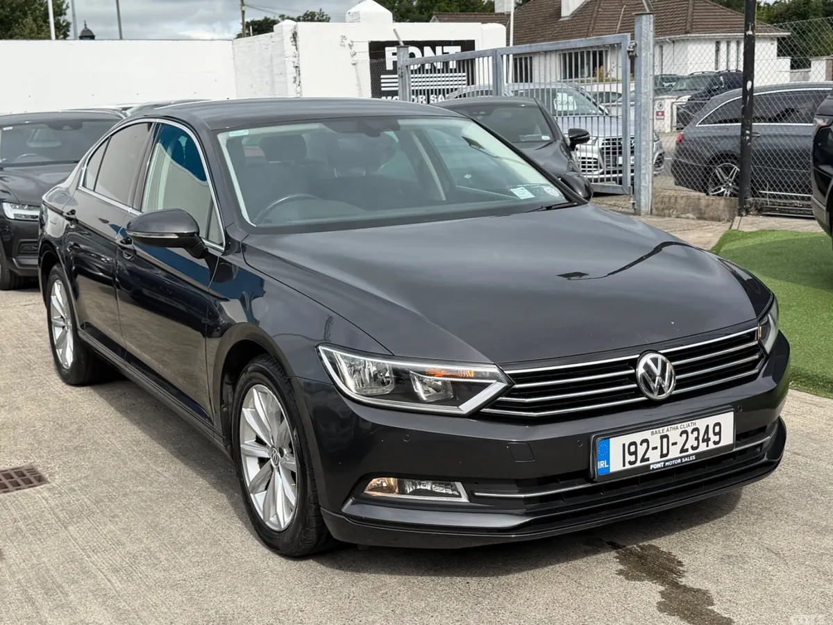 Volkswagen Passat Saloon, Diesel, 2019, Grey