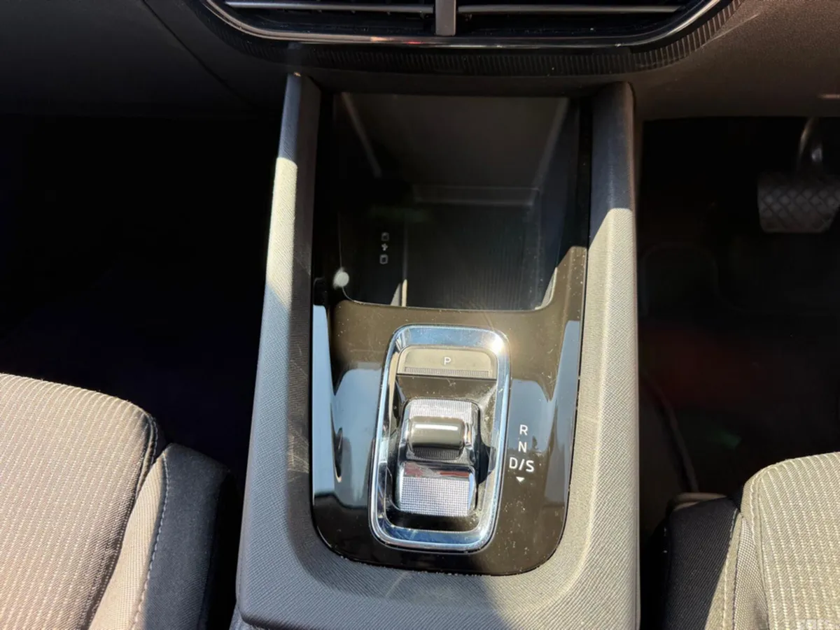 Skoda Octavia Hatchback, Diesel, 2023, Blue
