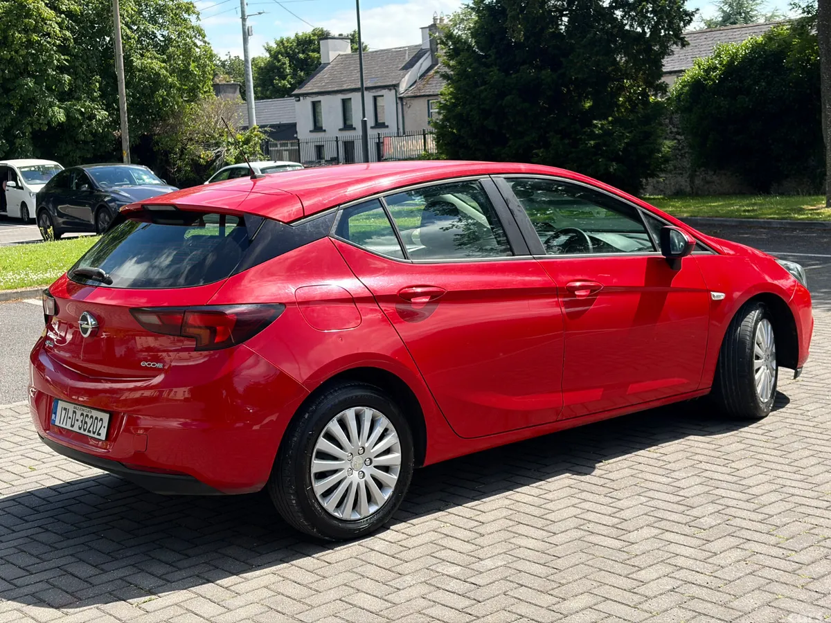 Opel Astra Hatchback, Diesel, 2017, Red