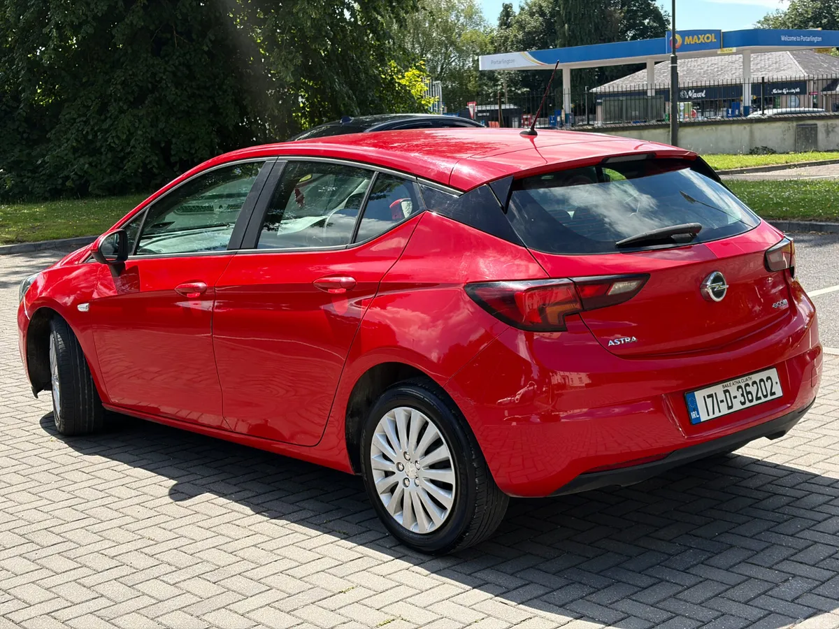 Opel Astra Hatchback, Diesel, 2017, Red