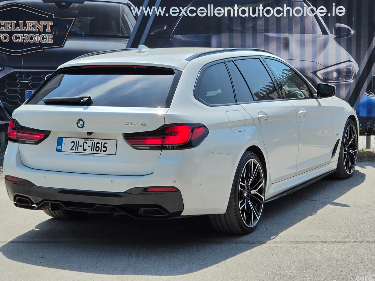 BMW 5-Series Estate, Petrol Plug-in Hybrid, 2021, White
