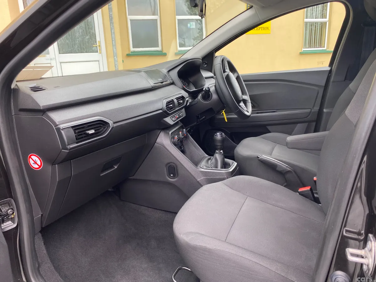 Dacia Sandero Hatchback, Petrol, 2023, Black