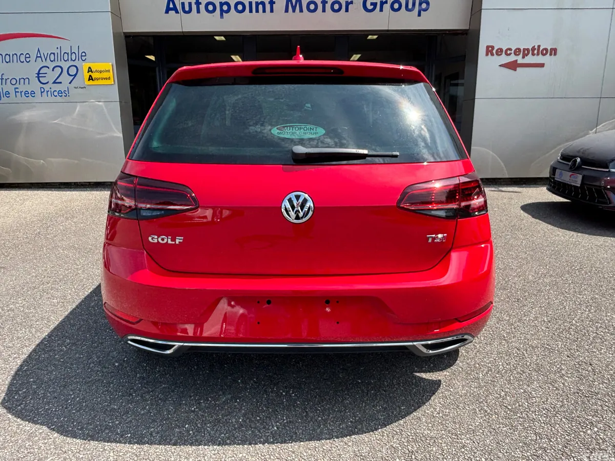 Volkswagen Golf Hatchback, Petrol, 2017, Red