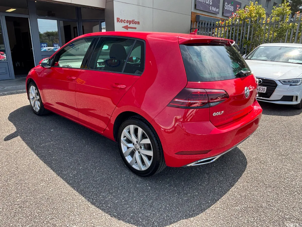 Volkswagen Golf Hatchback, Petrol, 2017, Red