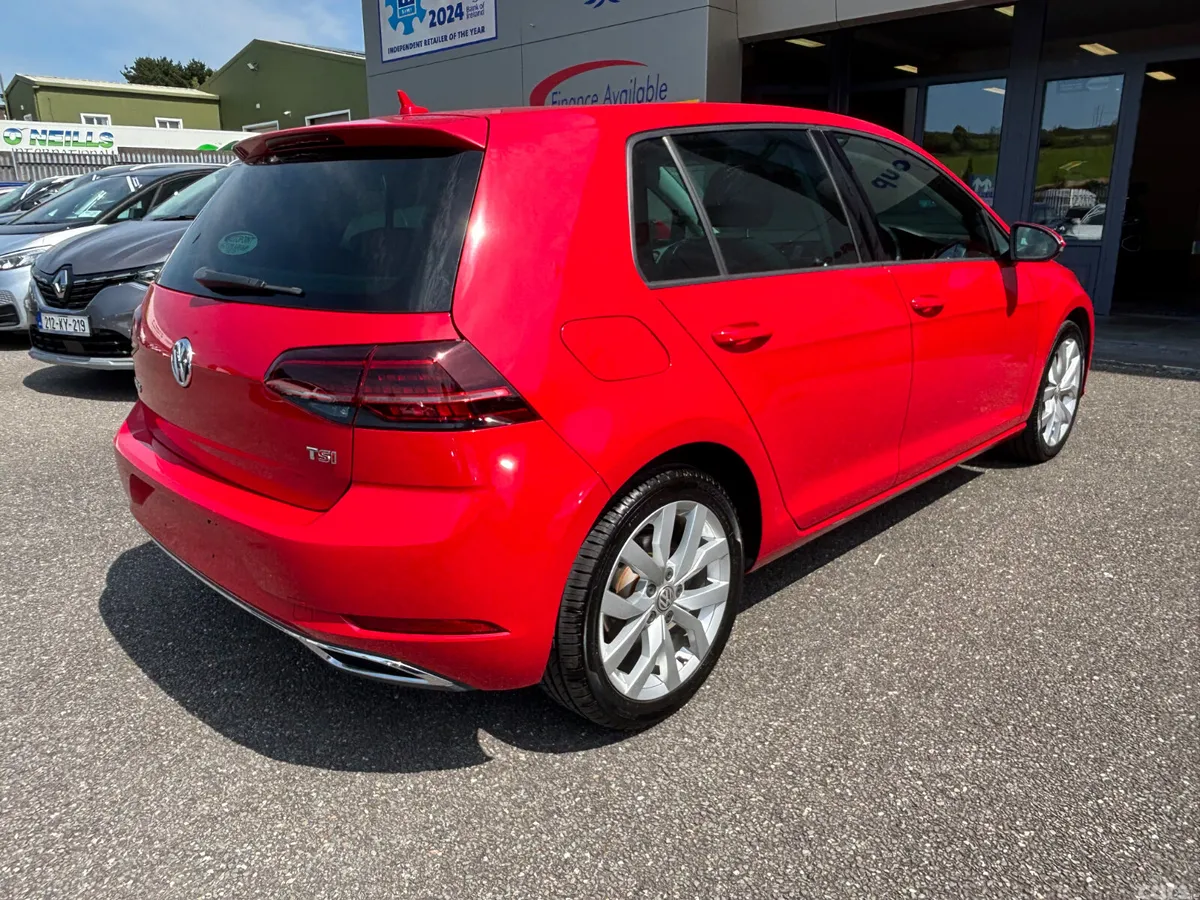 Volkswagen Golf Hatchback, Petrol, 2017, Red