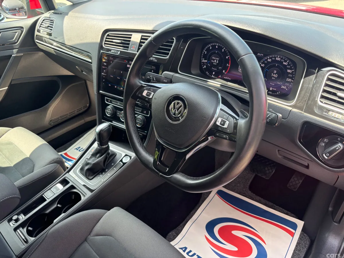 Volkswagen Golf Hatchback, Petrol, 2017, Red