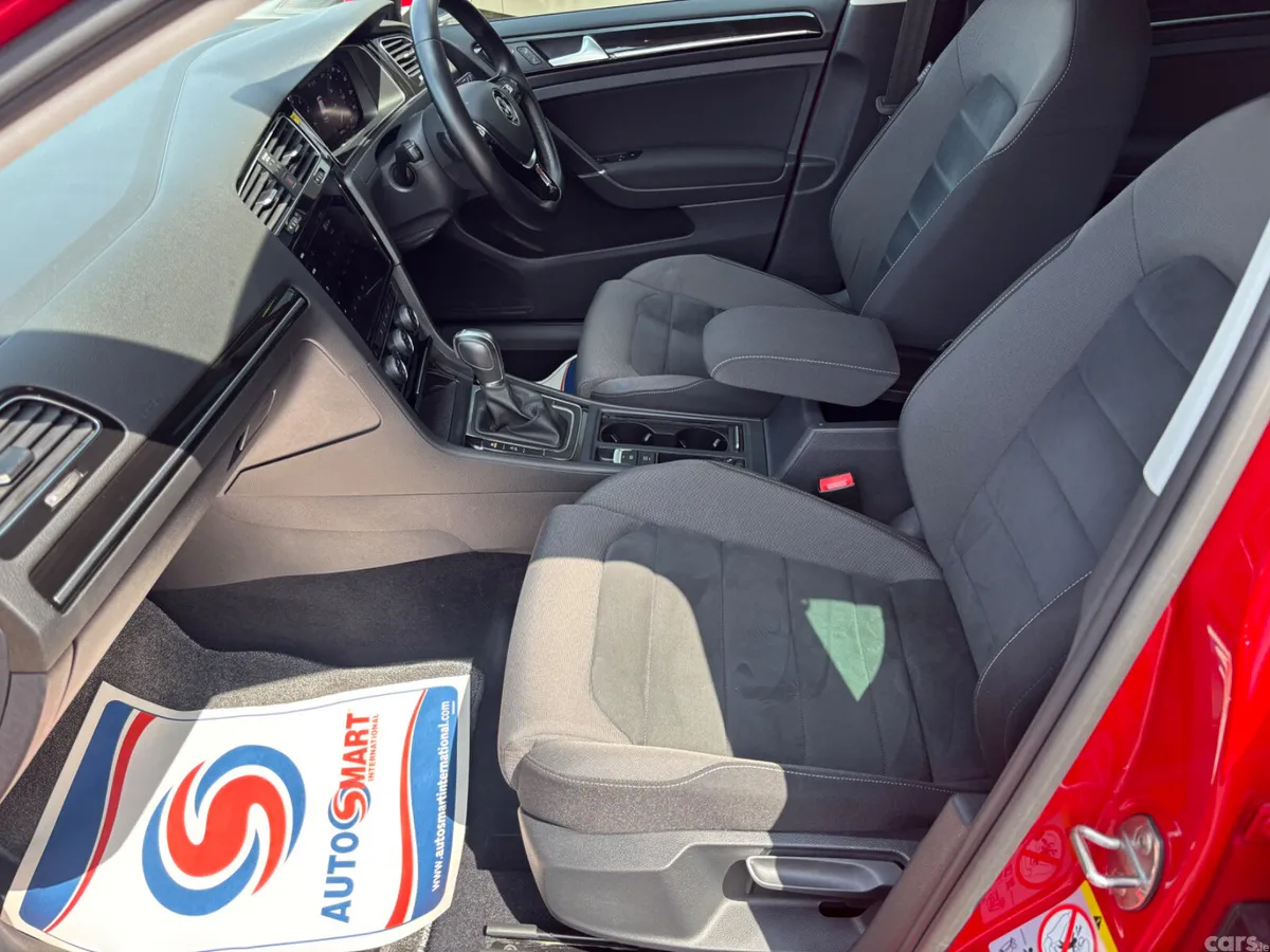 Volkswagen Golf Hatchback, Petrol, 2017, Red
