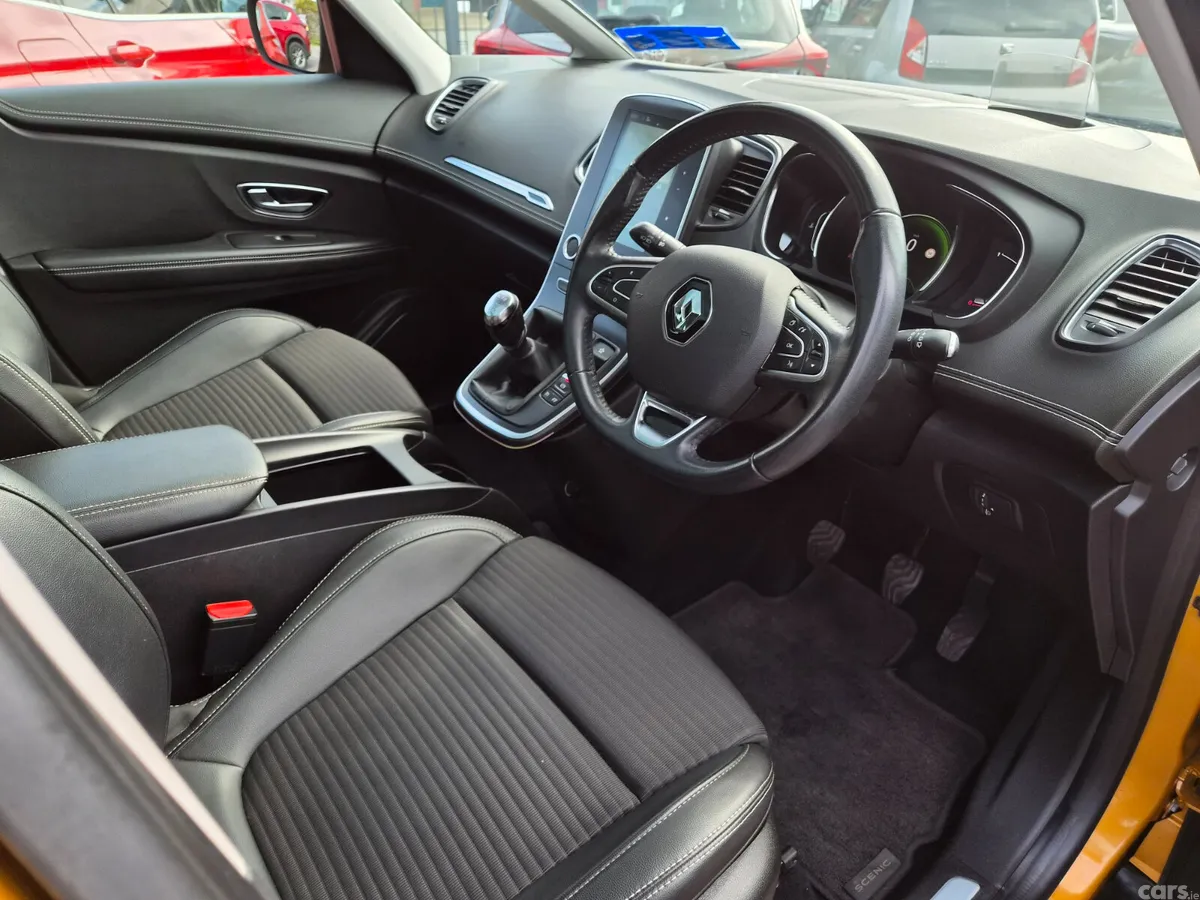 Renault Scenic MPV, Diesel, 2017, Yellow