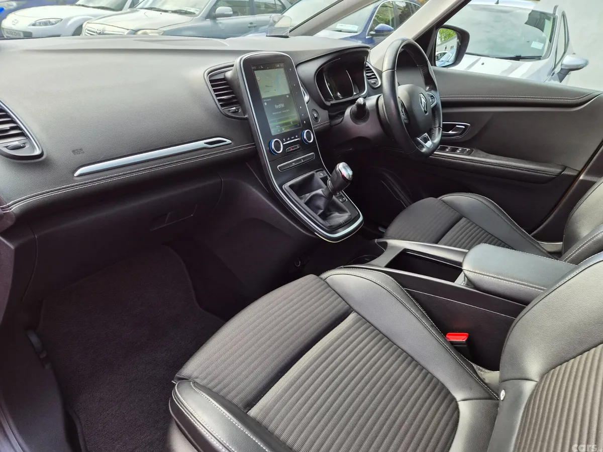 Renault Scenic MPV, Diesel, 2017, Yellow