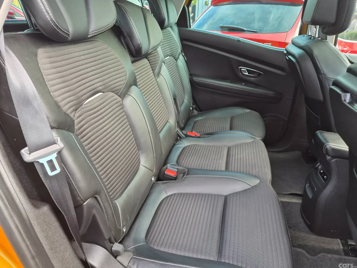 Renault Scenic MPV, Diesel, 2017, Yellow