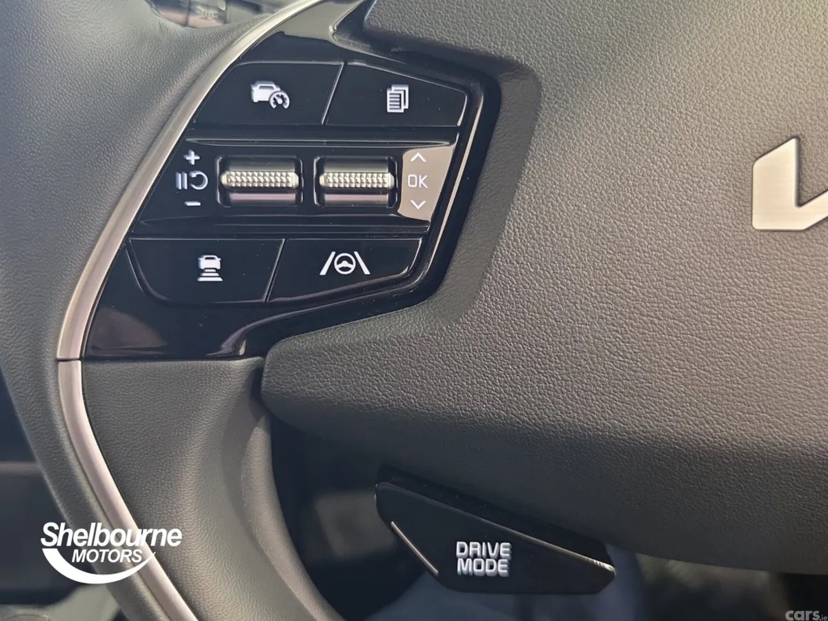 Kia Niro Estate, Petrol Hybrid, 2025, Red