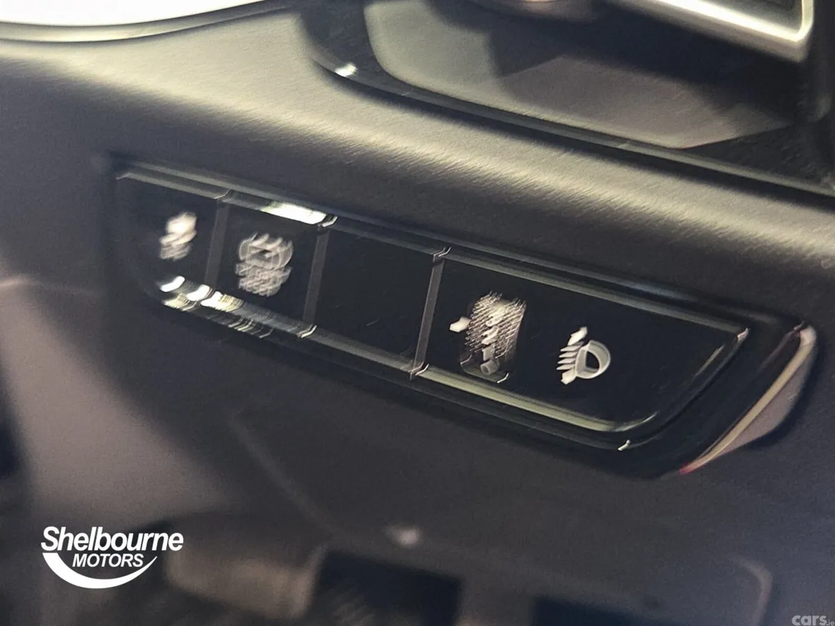 Kia Niro Estate, Petrol Hybrid, 2025, Red