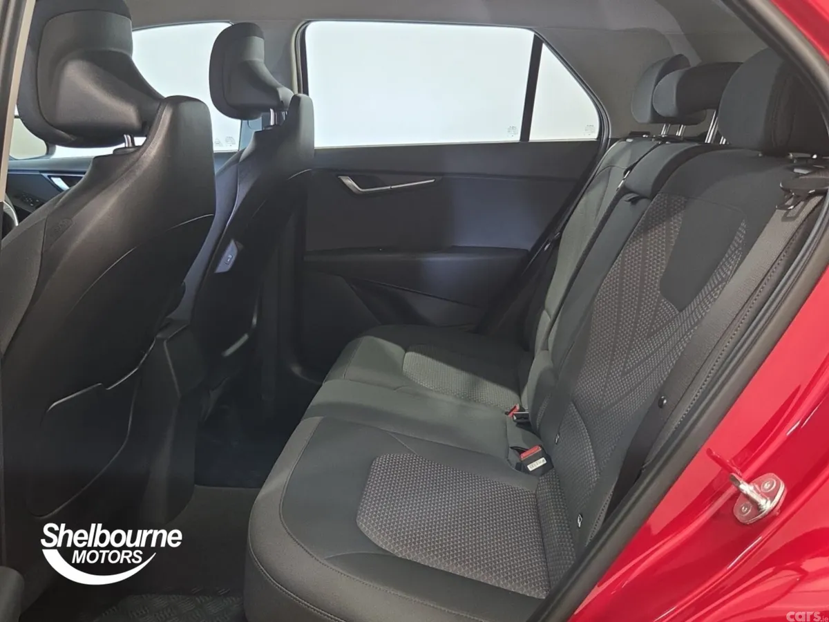 Kia Niro Estate, Petrol Hybrid, 2025, Red