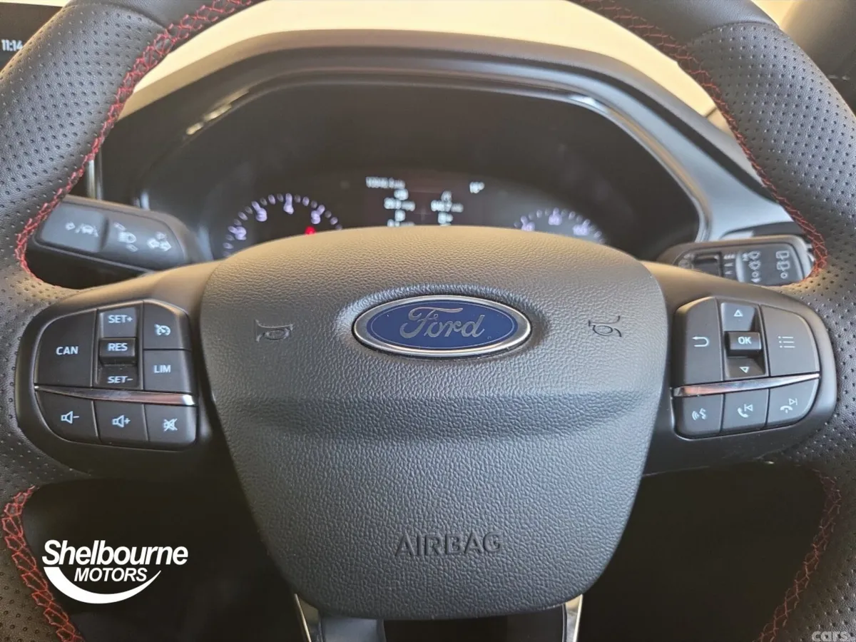Ford Focus Hatchback, Petrol, 2023, Red