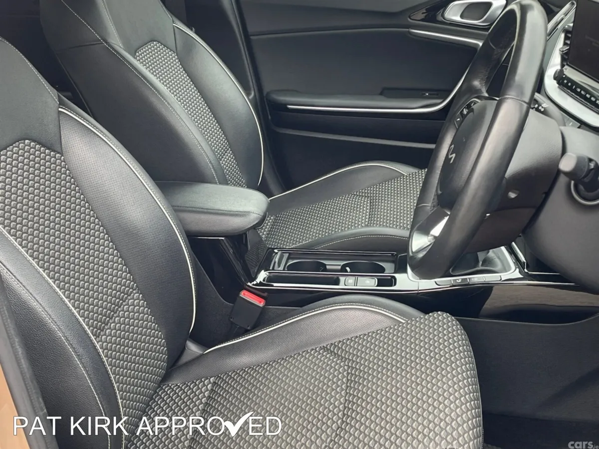 Kia XCeed Hatchback, Petrol, 2022, Bronze