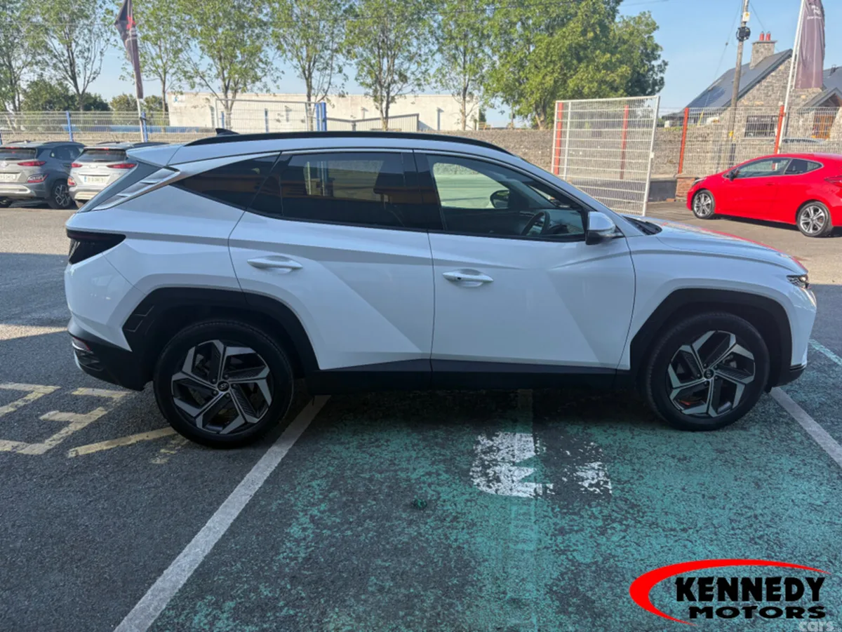 Hyundai Tucson MPV, Petrol Hybrid, 2023, White