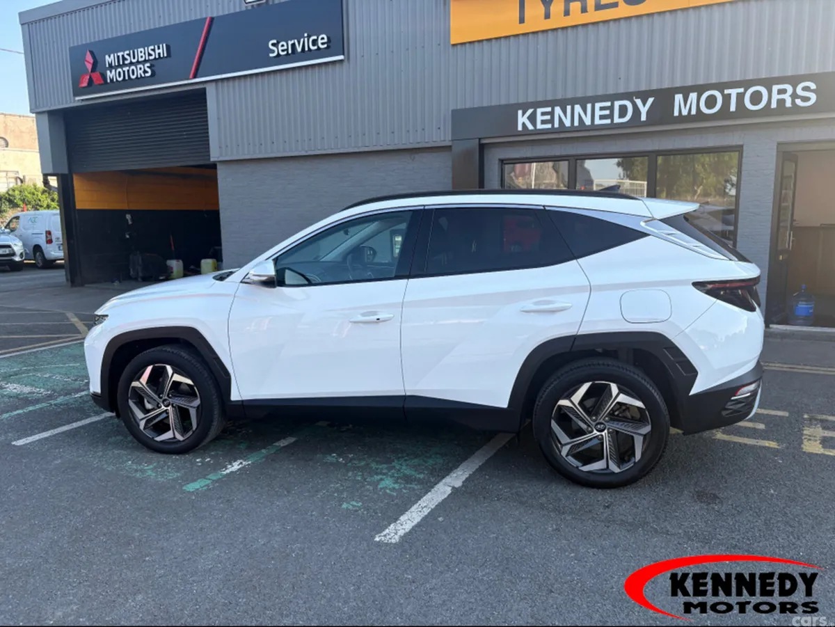 Hyundai Tucson MPV, Petrol Hybrid, 2023, White