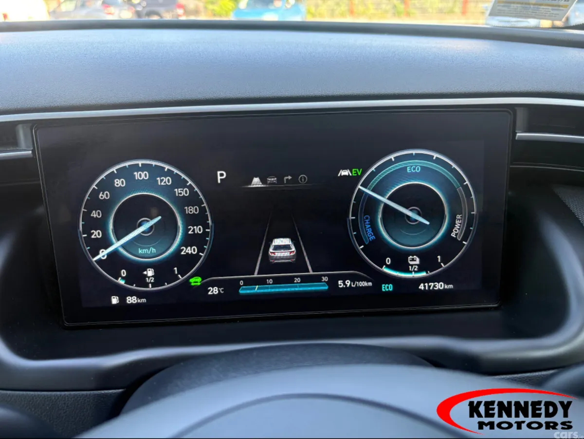 Hyundai Tucson MPV, Petrol Hybrid, 2023, White