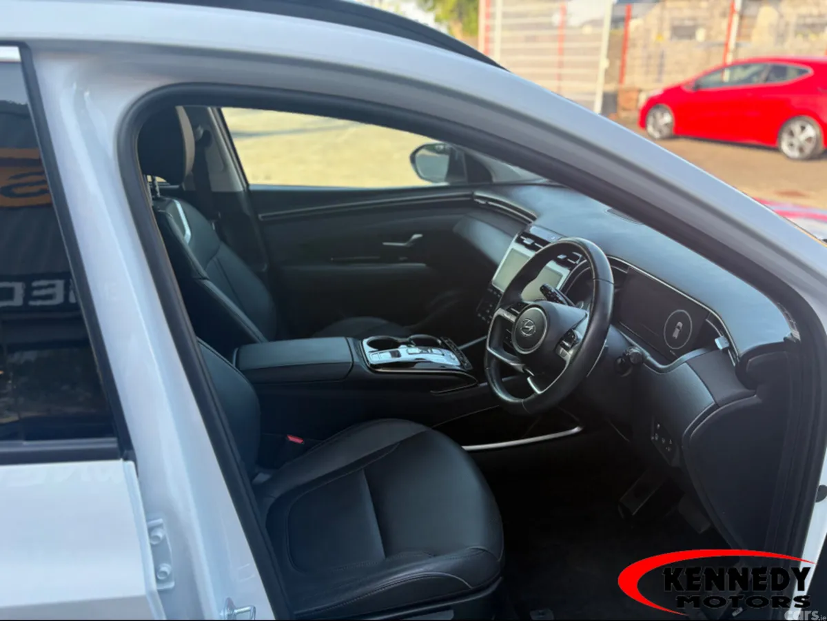 Hyundai Tucson MPV, Petrol Hybrid, 2023, White