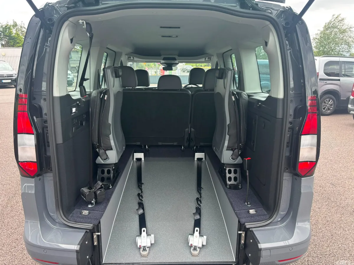 Volkswagen Caddy Maxi Life MPV, Petrol Plug-in Hybrid, 2027, Grey