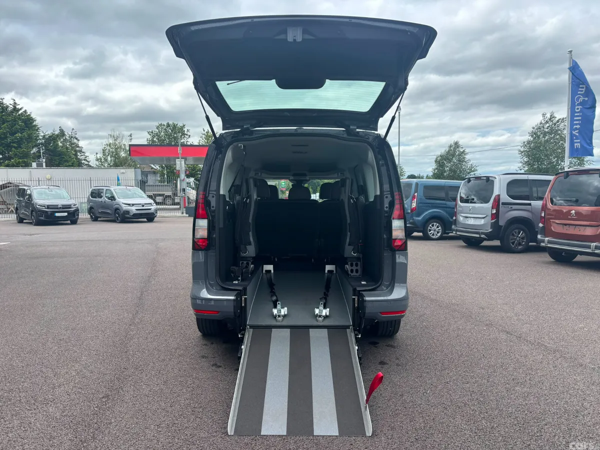 Volkswagen Caddy Maxi Life MPV, Petrol Plug-in Hybrid, 2027, Grey