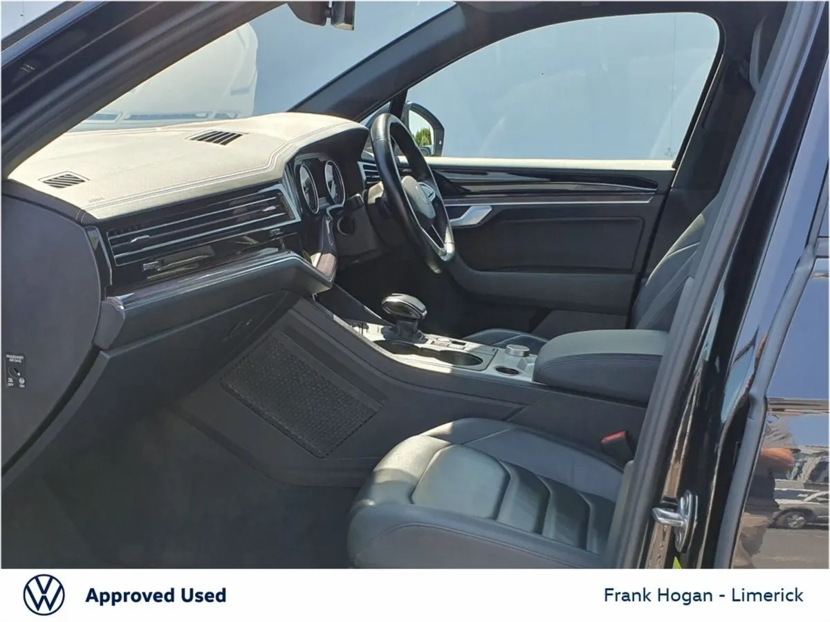 Volkswagen Touareg SUV, Diesel, 2021, Black