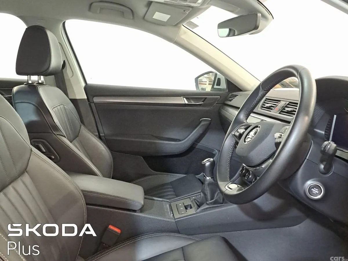 Skoda Superb Saloon, Diesel, 2023, Grey
