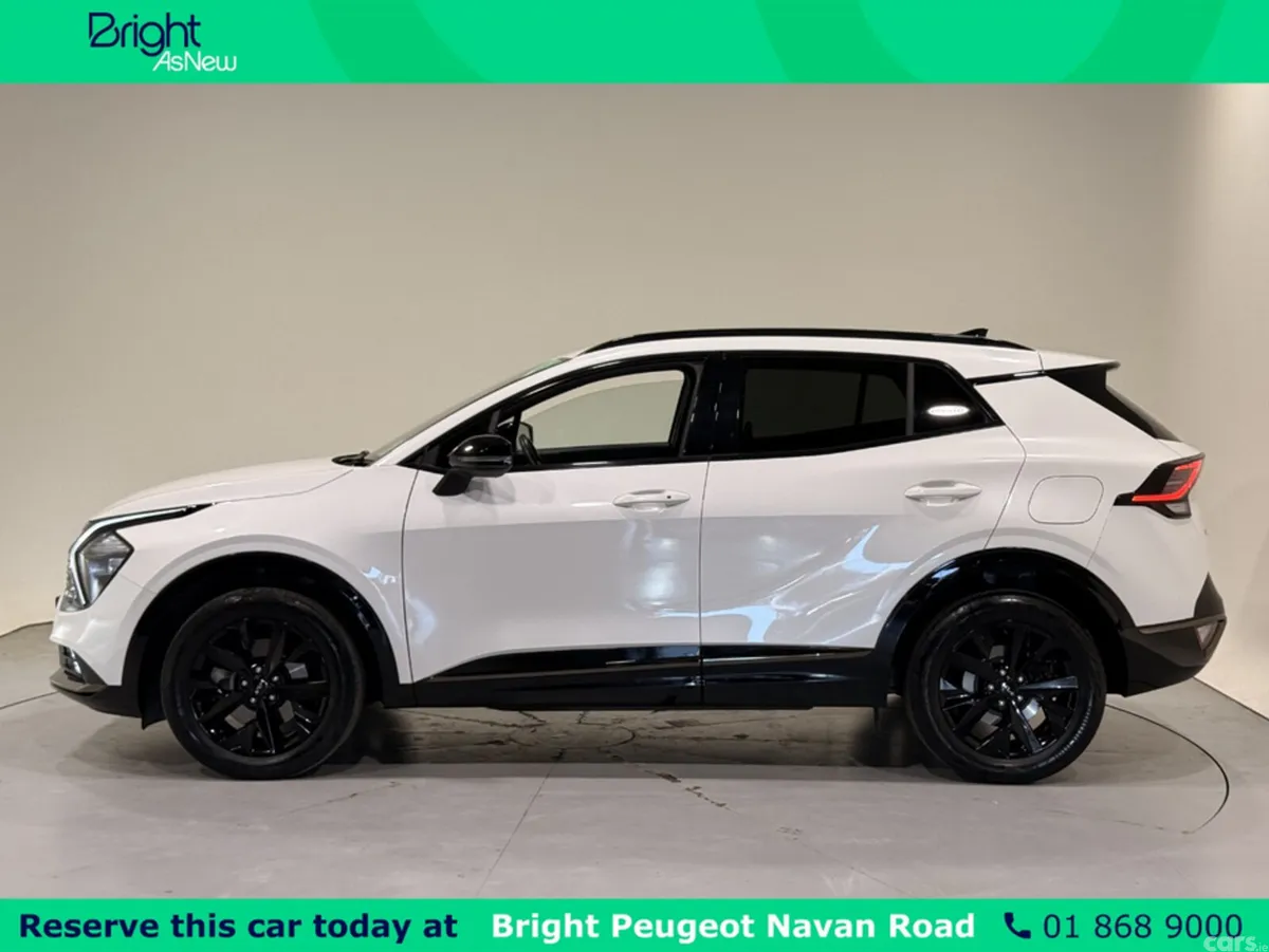 Kia Sportage MPV, Petrol Hybrid, 2024, White